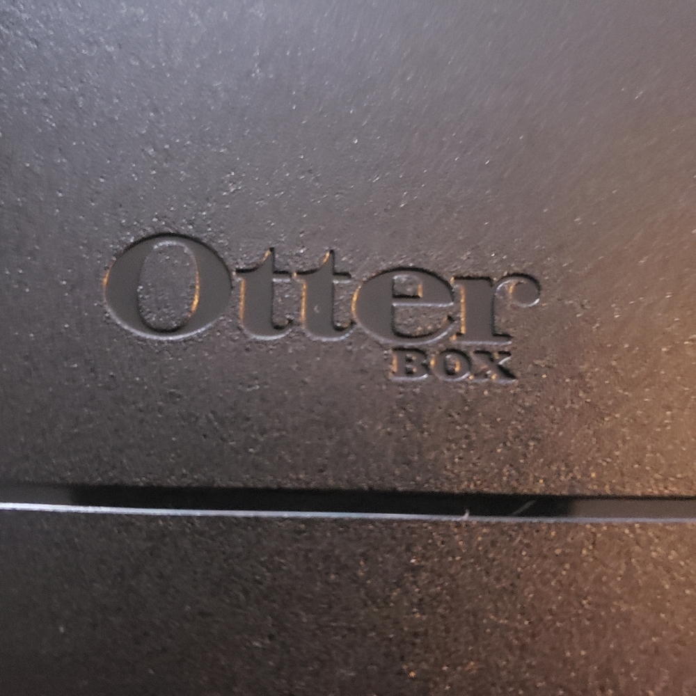 Otterbox Ipad/Tablet Hard Shell Case. Euc. - image 4